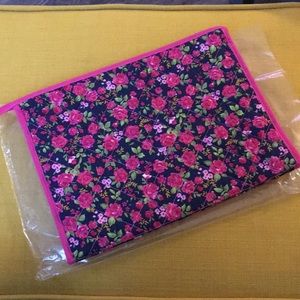 Quilted toiletry bag